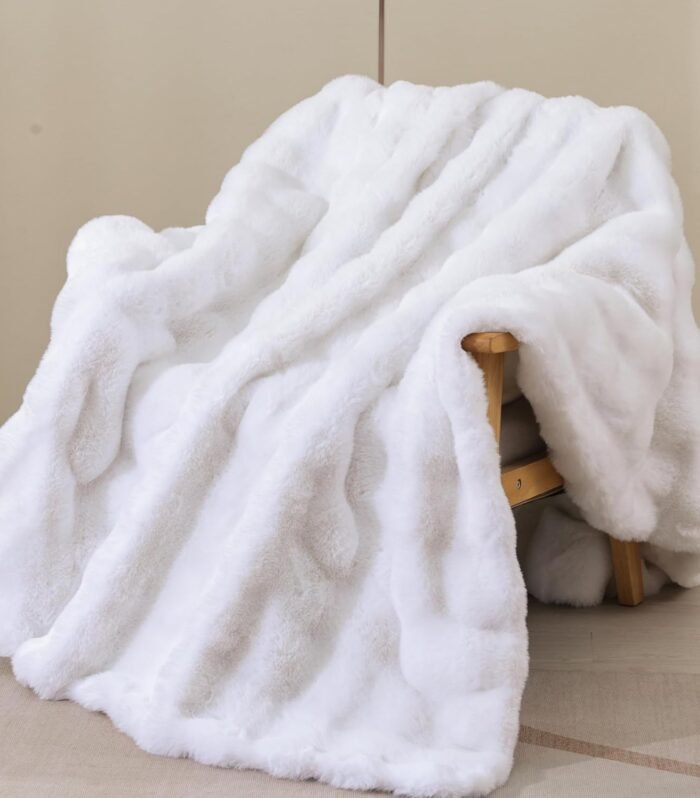 Cozy Fluffy Plush Faux Fur Blanket White Super Soft Fuzzy Thick Throw Blanket